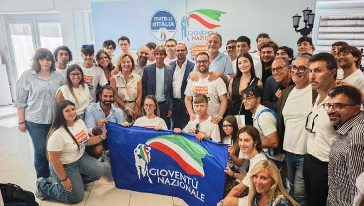 Immagine del post 24476 - Bari Festa di Meloni a Bari, i ragazzi di Gioventù nazionale in prima fila: “Per noi Giorgia un modello” - Bari