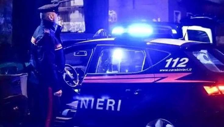 Immagine del post 12274 - Bari Salento, banda armata rapina in casa due anziani: banditi in fuga con gioielli e cellulari - Bari