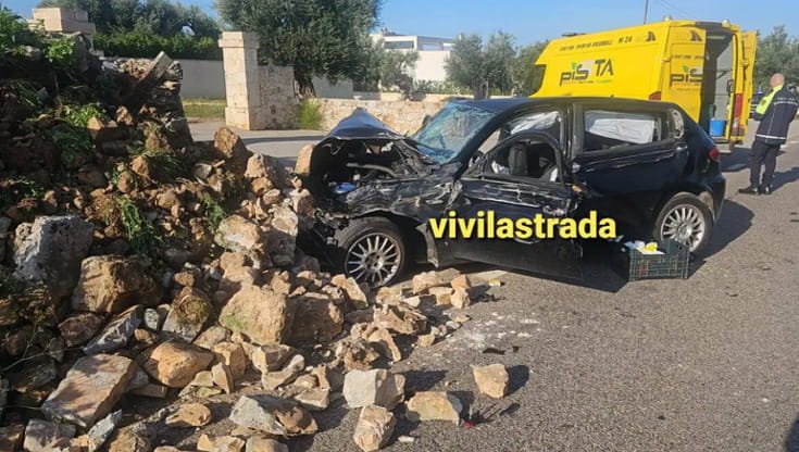 Immagine del post 13382 - Bari Finisce con l’auto contro un muro a secco per evitare un trattore, sessantenne muore a Monopoli - Bari