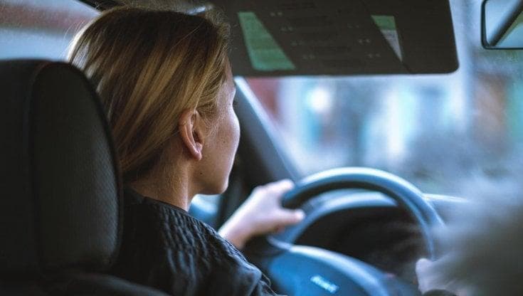 Immagine del post 15556 - Bari Scopre gps nella sua auto, dottoressa denuncia ma l’indagine è archiviata: “Precedente pericoloso” - Bari