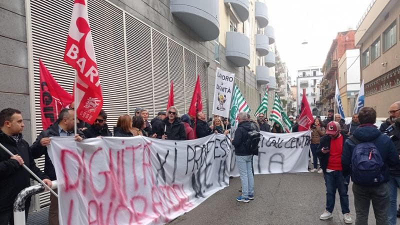 "No al contratto pirata": gli operatori dei call center pugliesi uniti contro il nuovo contratto - Bari
