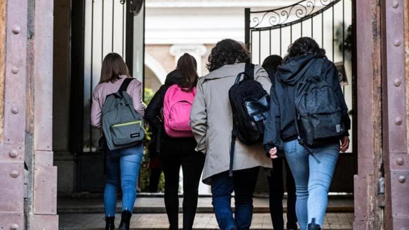 Immagine del post 1284 - Bari Violenza sessuale a scuola durante l’ora di educazione fisica, vittima una studentessa di 15 anni - Bari