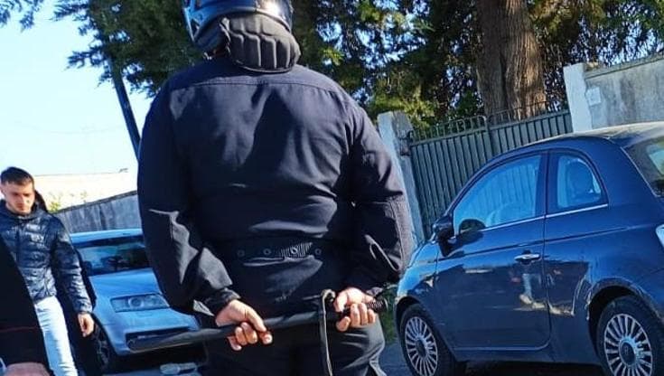 Salento, tifoso gravemente ferito da una bomba carta: scontri allo stadio comunale di Squinzano - Bari