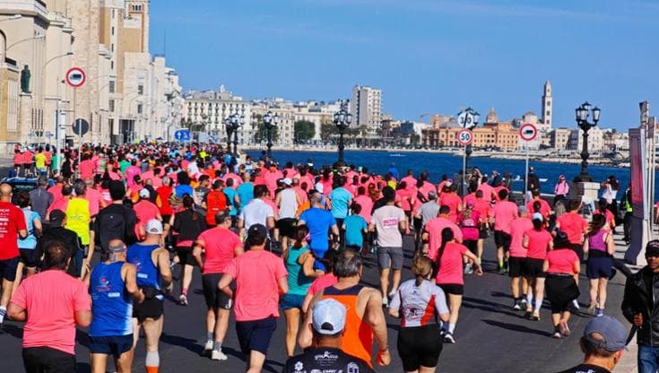 Immagine del post 20035 - Bari Bari Med Marathon, 2mila in silenzio per Alex Zanardi. Sui 21 km trionfano De Carne e Sorrenti - Bari