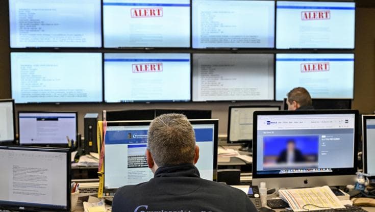 Si spacciavano per operatori bancari truffando utenti, 18 arresti tra Puglia e Campania - Bari