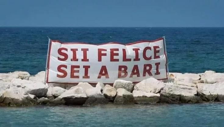 Immagine del post 22346 - Bari “Sii felice, sei a Bari” ora è un marchio registrato: stop alle speculazioni sullo slogan - Bari