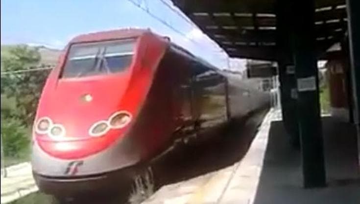 Freccia Taranto-Roma, l’amarezza di Decaro: “Abbiamo ceduto al ricatto del governo pagando il treno” - Bari