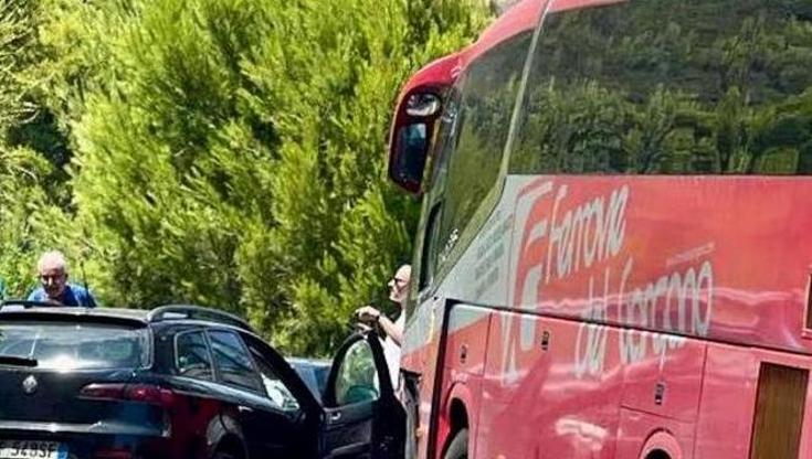 Vieste, bus di linea si scontra con auto che stava tentando un sorpasso: passeggeri contusi - Bari