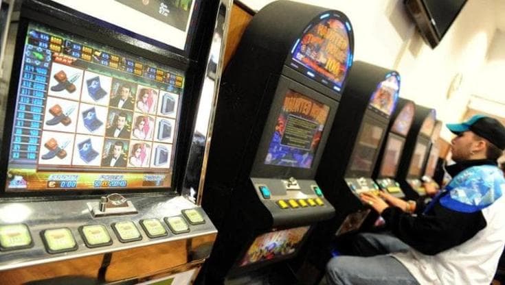 Immagine del post 23532 - Bari Foggia, denaro illecito riciclato nelle scommesse online: confiscati 150mila euro a 4 indagati - Bari