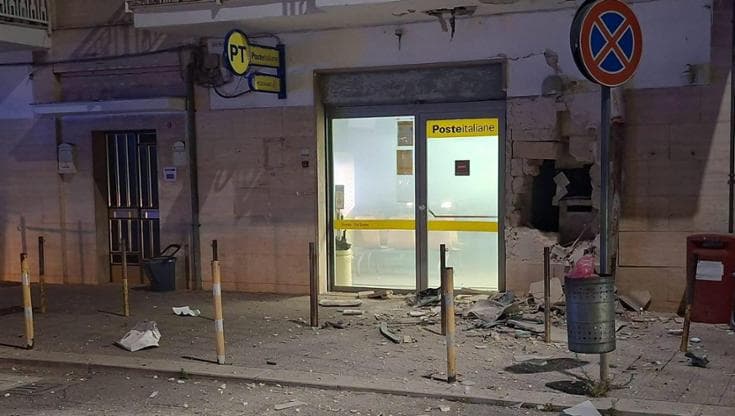 Immagine del post 23525 - Bari Bomba nella notte distrugge il postamat di Binetto: in provincia di Bari terzo assalto in tre giorni - Bari