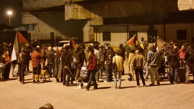 Immagine del post 13410 - Bari Taranto, le proteste non fermano l’attracco della nave Seasalvia. I pro Pal: “Petrolio per Israele” - Bari