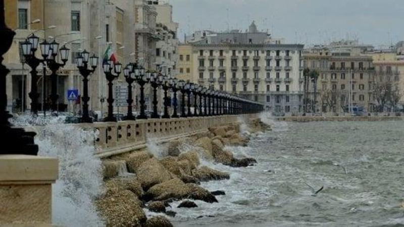 Pioggia e vento forte: per domani la doppia allerta meteo (arancione e gialla) sulla Puglia - Bari