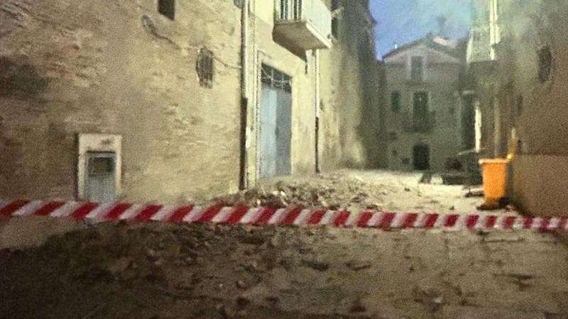 Immagine del post 1329 - Bari Foggia, crolla il tetto di una casa: 62enne estratta ferita da macerie. E' stata sorpresa nel sonno - Bari