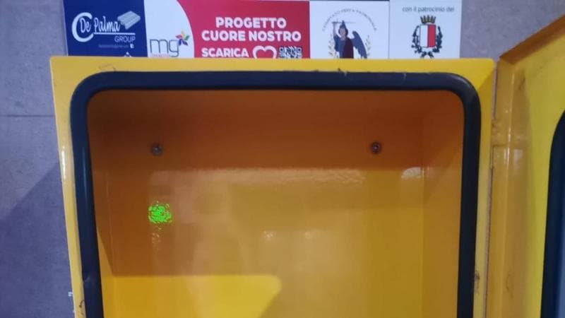 Immagine del post 1361 - Bari Palese, rubati defibrillatori da chiesa e farmacia: “Restituiteli, sono di vitale importanza” - Bari
