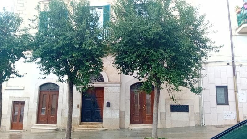 Immagine del post 1335 - Bari Incendiò portone dall’eurodeputato Francesco Ventola mentre era in casa: arrestato un pregiudicato - Bari