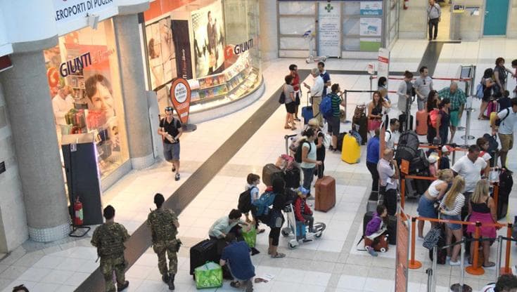 Immagine del post 16799 - Bari Bari-Atene, da giugno 3 voli settimanali per la capitale greca con Aegean: biglietti da 51 euro - Bari