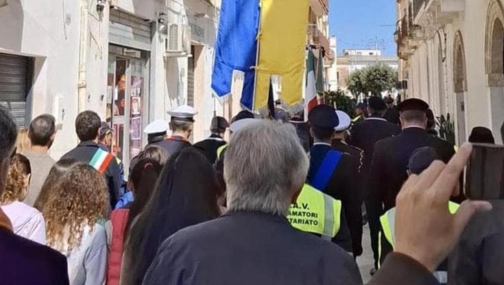Immagine del post 6763 - Bari Identificati in 10 per aver cantato ‘Bella ciao’ il 25 Aprile. La Cgil: “Tuteleremo quelle persone” - Bari