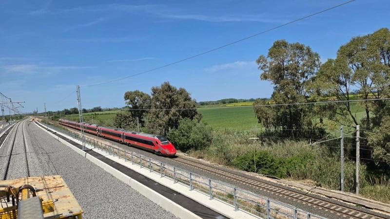 Immagine del post 20046 - Bari Treni cancellati e modifiche sulla linea Adriatica: in Puglia settimana difficile per i pendolari - Bari