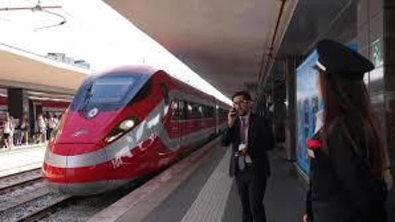 Immagine del post 20060 - Bari Serata da incubo sulla Caserta-Foggia, treni bloccati per 7 ore. L’ira dei passeggeri: “Impossibile” - Bari