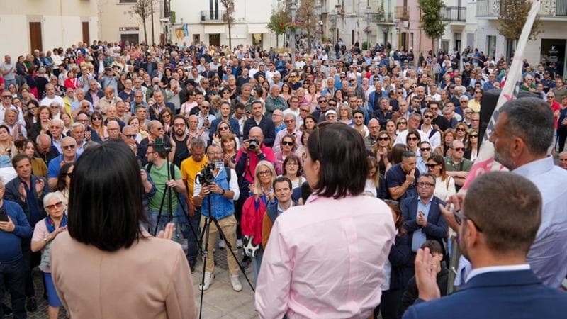 “Per l’ospedale di san Pio non paghino i lavoratori”. Elly Schlein a San Giovanni Rotondo - Bari