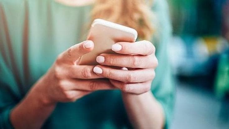Fotografato con una donna, dice alla moglie che è una stalker e la denuncia: il giudice lo smentisce - Bari