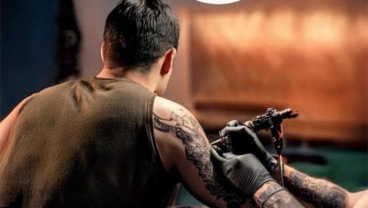 Immagine del post 11286 - Bari Latitante da 19 anni, tradito da un tatuaggio sul braccio mentre beve un drink al bar nel Salento - Bari