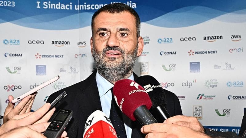 Immagine del post 11269 - Bari La tentazione di Decaro: la segreteria Pd. In Puglia si valutano alternative, da Boccia a Laforgia - Bari