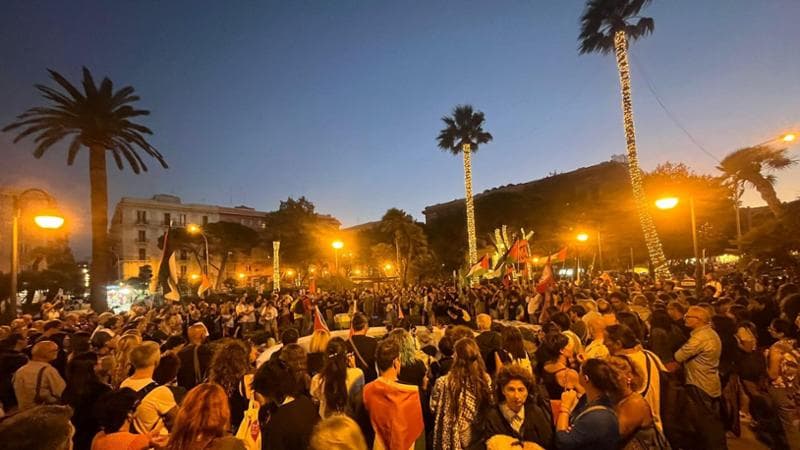 Flotilla, centinaia in piazza a Bari per supportare gli aiuti per Gaza: “Dalla parte giusta” - Bari