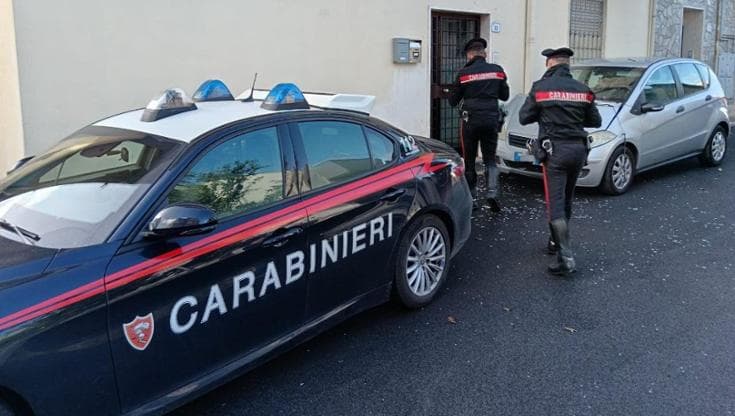 Immagine del post 13448 - Bari Foggia, perseguita e minaccia la ex: dopo che le prende il cellulare scatta l’arresto - Bari