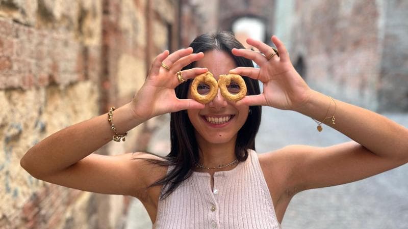 Immagine del post 15610 - Bari Sofia Valeri e il sogno di essere l’influencer dei taralli: “Innamorata del simbolo di Puglia” - Bari