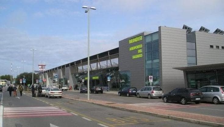 Immagine del post 15638 - Bari Pioggia e vento forte su Brindisi, dirottati a Bari tre voli in arrivo all'aeroporto del Salento - Bari