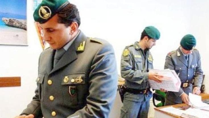 Immagine del post 17899 - Bari Corruzione negli appalti per 1,3 milioni per ospedale, perquisizioni all’Asl di Bari: sette indagati - Bari