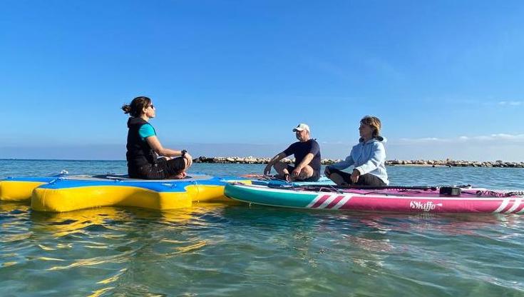 Immagine del post 5242 - Bari Sul mare per meditare, a Bari l’esperienza del Sup mindfulness: “Una diversa percezione del corpo” - Bari