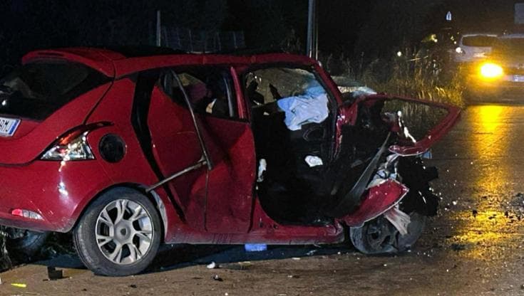 Immagine del post 5229 - Bari Trani, mamma e figlia incinta muoiono in un incidente: inutili tentativi di salvare il feto - Bari