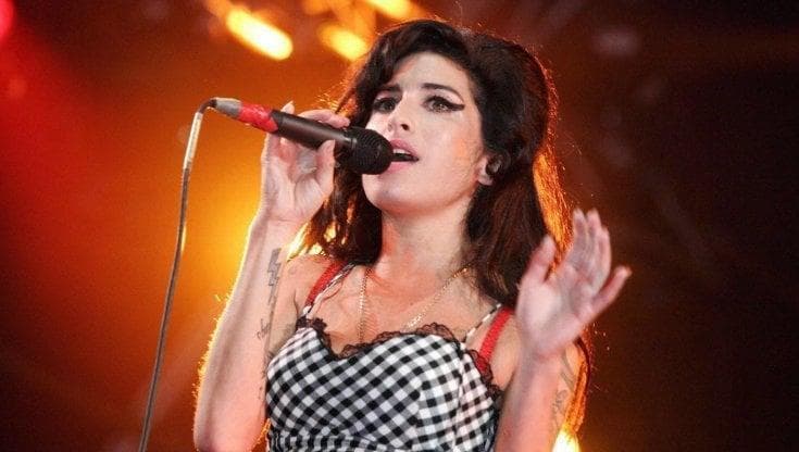 Immagine del post 6810 - Bari Amy Winehouse come non l’abbiamo mai vista. Al Medimex di Taranto 50 foto inedite in Italia - Bari