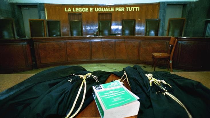 Immagine del post 20112 - Bari “Mamma, quell'uomo mi tocca e mi dà i soldi”: un uomo condannato a 11 anni. Per il pm andava assolto - Bari