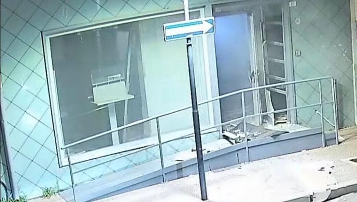 Immagine del post 23617 - Bari Nuovo assalto a postamat in provincia di Foggia, il sindaco attacca: “Delinquenti subito in libertà” - Bari