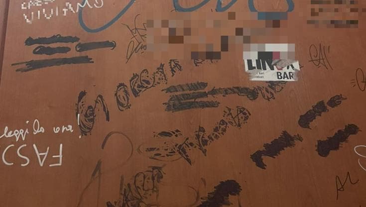 Immagine del post 11319 - Bari Scritte sessiste e numeri di donne a Scienze Politiche a Bari: “Denunceremo, anche questa è violenz” - Bari