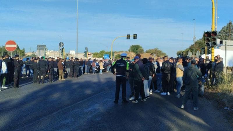 Immagine del post 25665 - Bari Bitonto, 300 agricoltori in sciopero bloccano strada: “Prezzo dell'olio in crollo, costi in aumento” - Bari