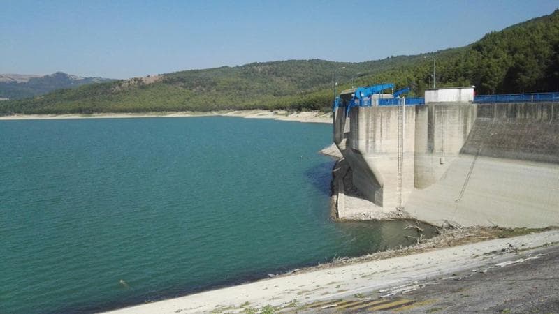 Immagine del post 1482 - Bari La Puglia ha sete ma il Molise sversa l’acqua in mare: fermo il progetto per collegare le due dighe - Bari