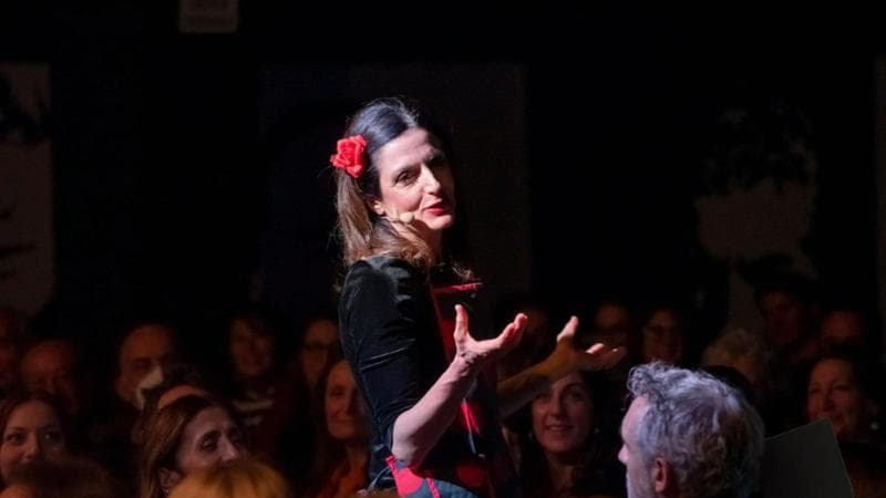 Immagine del post 1461 - Bari Annalisa Aglioti al teatro Abeliano: “La mia arma per combattere le paure è l’ironia” - Bari
