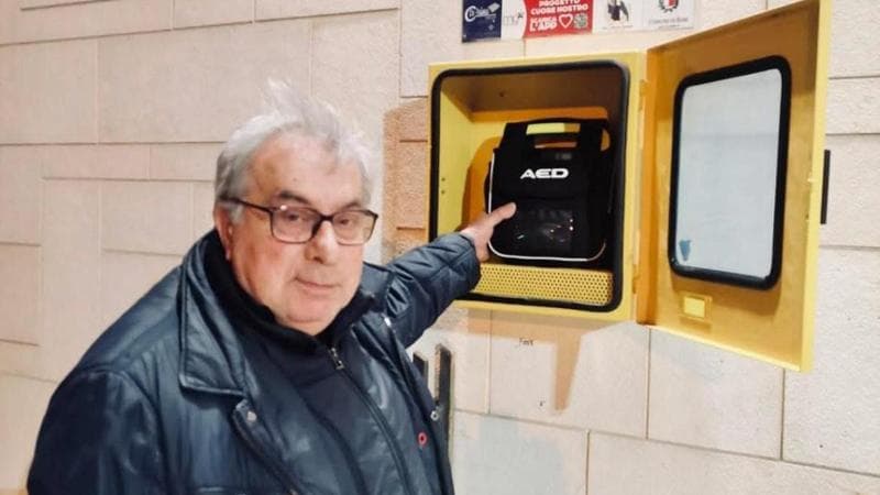 Palese, ritrovati defibrillatori di chiesa e farmacia dopo il furto. “Speriamo non accada più” - Bari
