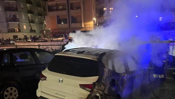 Barletta, in fiamme l’auto del giornalista Antonucci. Cannito: “Vicini a chi racconta la città” - Bari