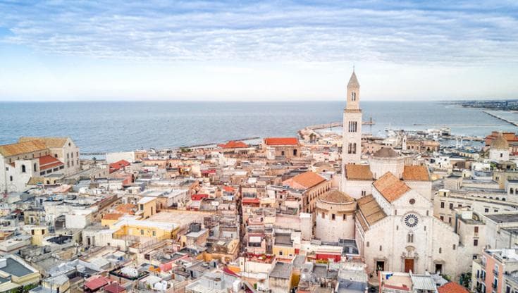 Bari, stretta sugli abusivi dello street food: la festa di San Nicola sarà il primo banco di prova - Bari