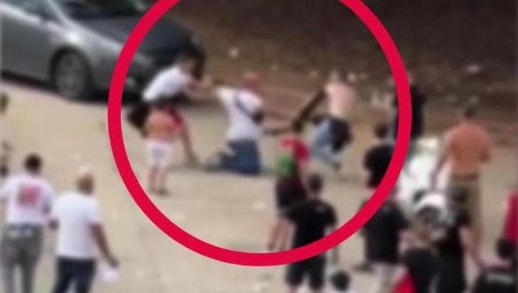 Bari, il tifoso picchiato davanti al figlio non denuncia. Si indaga su un’altra famiglia aggredita - Bari