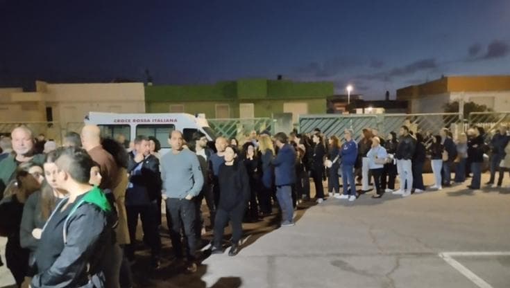 Immagine del post 6831 - Bari Torchiarolo, un paese in coda per l’addio ai tre ragazzi. “Karyna sfuggita alla guerra ma morta qui” - Bari