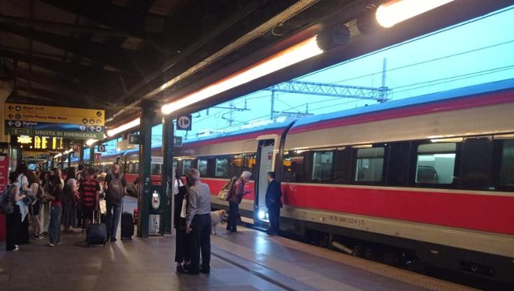 Immagine del post 8142 - Bari Caos treni, Intercity Milano-Lecce oltre un’ora di ritardo per un guasto. Disagi anche sui Regionali - Bari