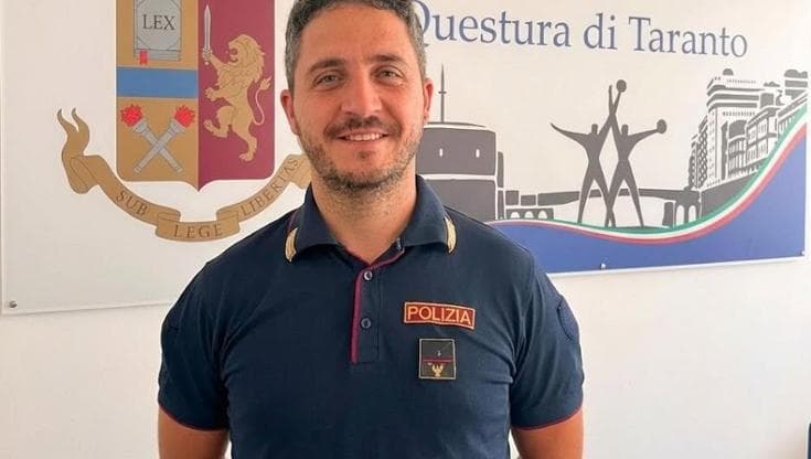 Immagine del post 21376 - Bari Anziana esce di casa scalza e si perde, poliziotto la soccorre e le presta le scarpe: “Gesto nobile” - Bari