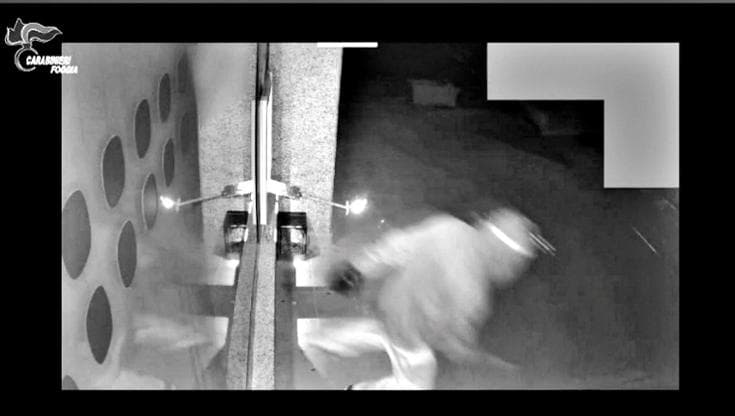 Immagine del post 21375 - Bari Notte di esplosioni in Puglia, saltano in aria 3 bancomat a Cerignola e in Salento: cresce l’allarme - Bari