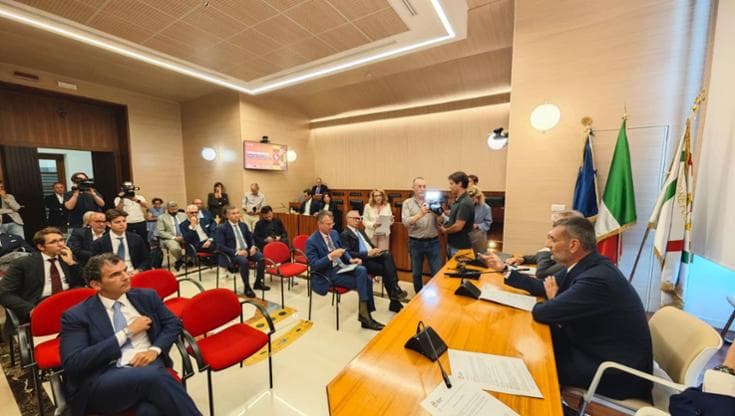 Decaro, un piano da 360 milioni per rilanciare pmi e microimprese: “Investiamo più della Lombardia” - Bari